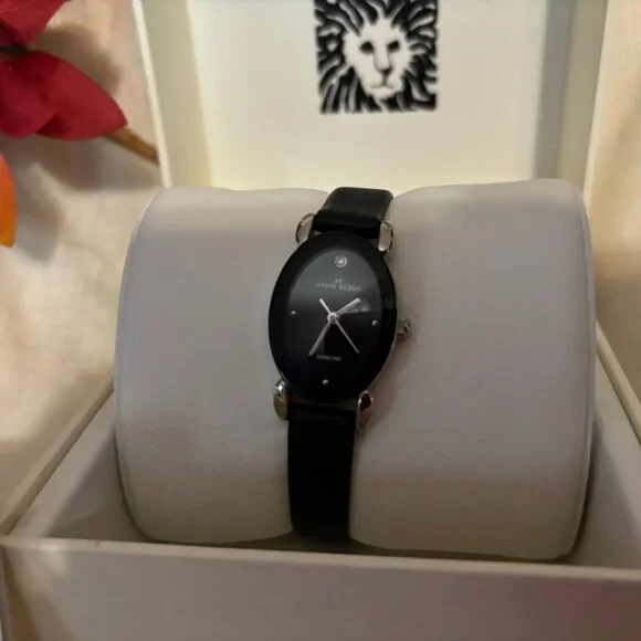 Anne Klein beautiful Black wrist watch for any occasion - Picture 5 of 9